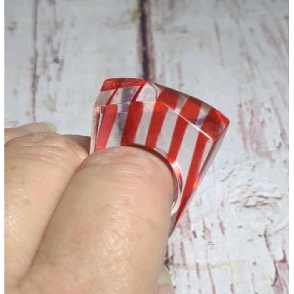 Vintage 90's‎ Chunky Lucite Ring Sz 10 62.1 mm -Retro Costume Modern Red Stripes